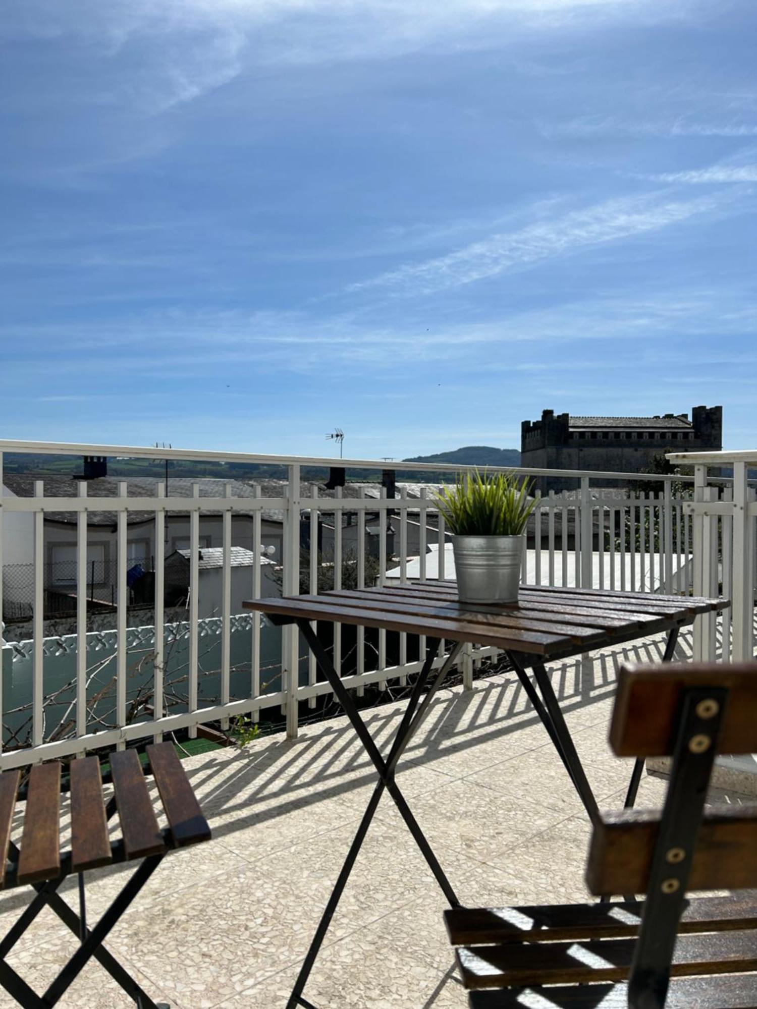 Casa Grande Do Costureiro-Para Grupos En Portomarin Con Terraza Y Vistas エクステリア 写真